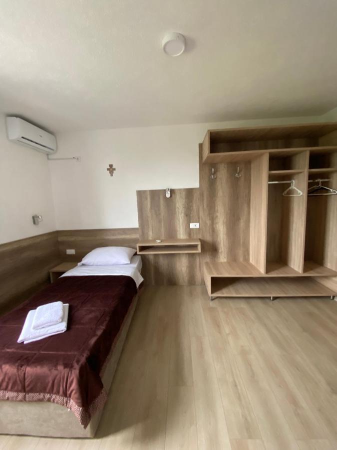 Pansion Raspudic Acomodação com café da manhã Međugorje Exterior foto